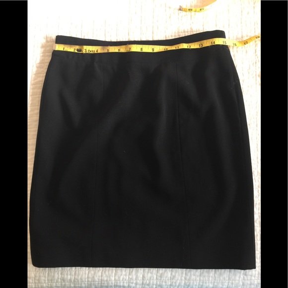 Giorgio Armani black wool miniskirt w/back buttons - Picture 4 of 7